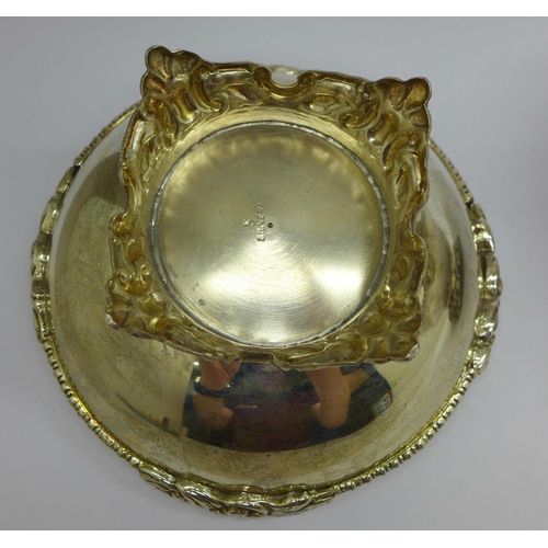 849 - A pair of white metal bon bon dishes, cased