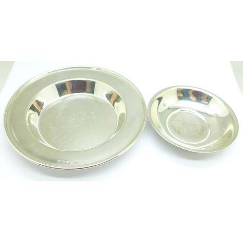 852 - A silver, Silver Jubilee commemorative dish and one other silver dish, 170g