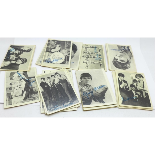 886 - The Beatles A&BC chewing gum cards (55)