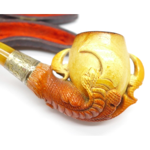 901 - A Meerschaum pipe, the silver mount hallmarked Birmingham 1901, in a fitted case marked Blackman, Le... 