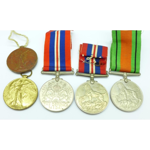 907 - Two WWI Victory Medals; 11451 Pte. G. Griffiths R.W. Fus. and 23686 Pte. S.L. Craven K.S.L.I., and t... 