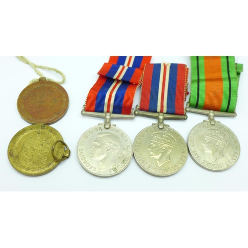 907 - Two WWI Victory Medals; 11451 Pte. G. Griffiths R.W. Fus. and 23686 Pte. S.L. Craven K.S.L.I., and t... 