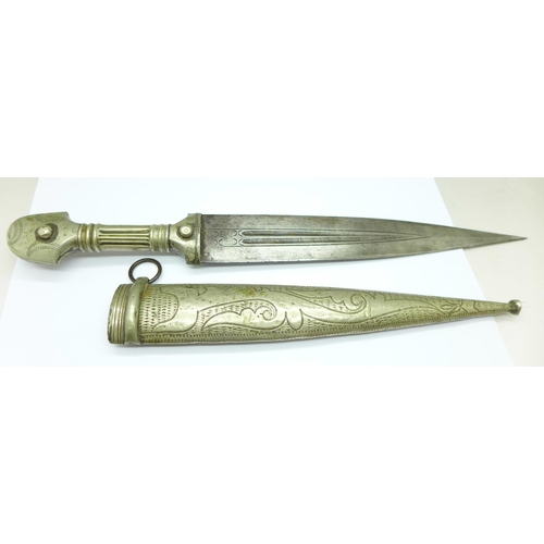 915 - An Eastern dagger with scabbard, blade 23cm