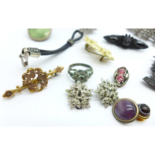 925 - Costume jewellery, etc.