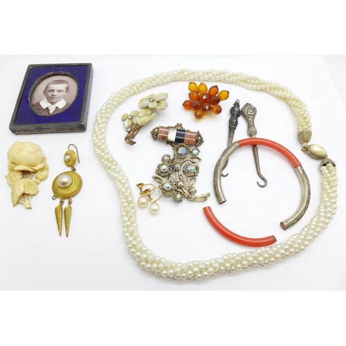 926 - Costume jewellery, etc., a/f