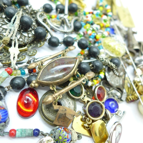 927 - Costume jewellery, etc., including beads for re-stringing