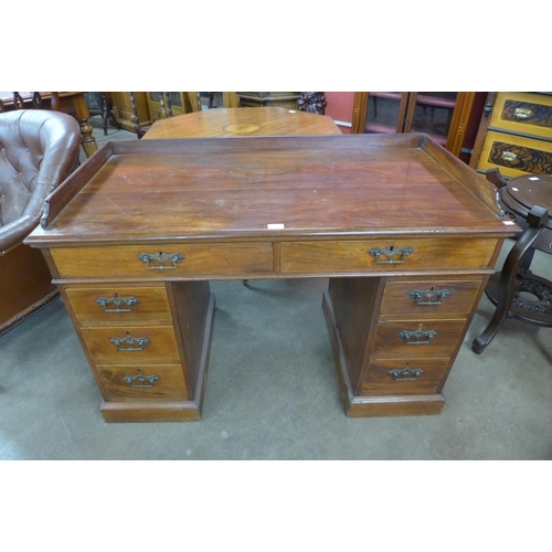 80 - A Victorian mahogany pedestal desk