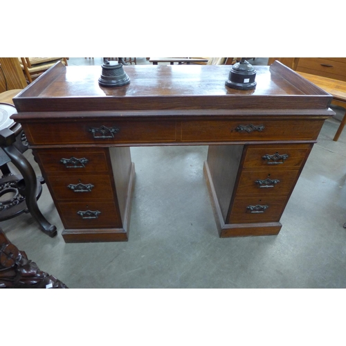 80 - A Victorian mahogany pedestal desk