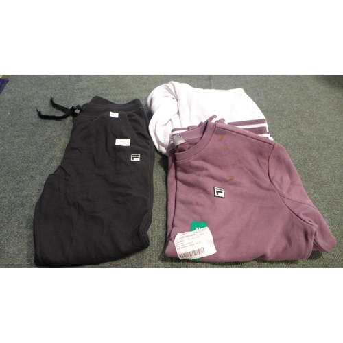 3062 - Mixed sized/style Fila clothing * This lot is subject to VAT