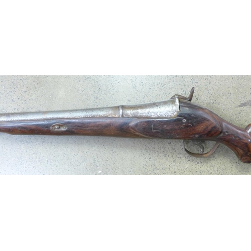 839 - A heavy, 18th Century rifle, with rosewood butt/stock, no markings, a/f, length 135cm, (approximatel... 