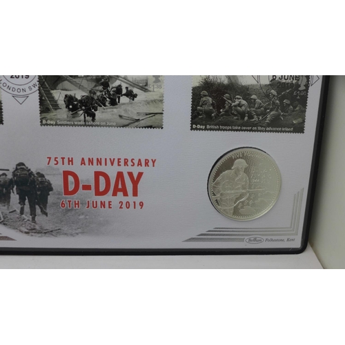 861 - A 2019 75th Anniversary of D-Day silver proof £5 coin cover, in folder with Certificate of Authentic... 