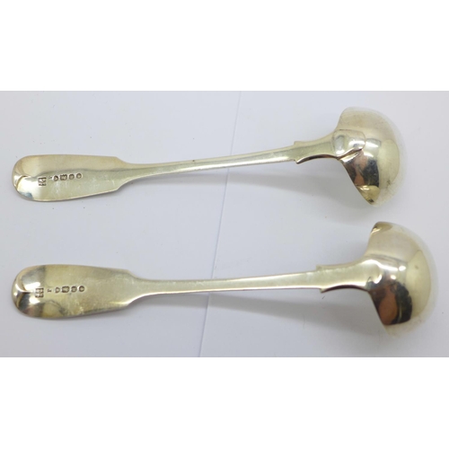 864 - A pair of Victorian silver ladles, 84g, 16cm