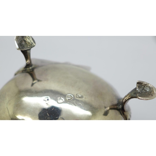 866 - A Georgian silver sauce boat, 76g