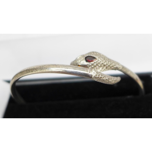 913 - A stone set silver snake bangle and other silver silver and white metal vintage jewellery