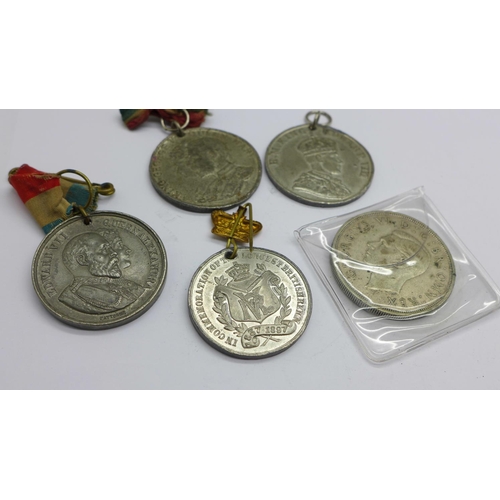 914 - A 1937 crown and four medallions