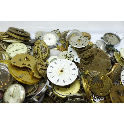 918 - Assorted watch movements, etc.