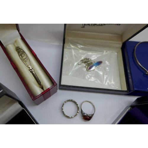 936 - Charles Rennie Mackintosh silver jewellery, some boxed and other similar silver jewellery