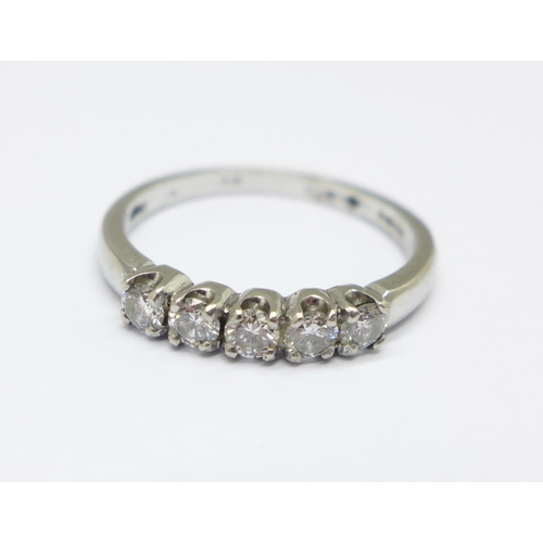 968 - A platinum set five stone diamond ring, 4.2g, Q