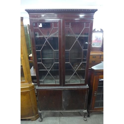 252 - An Edward VII Chippendale Revival mahogany bookcase