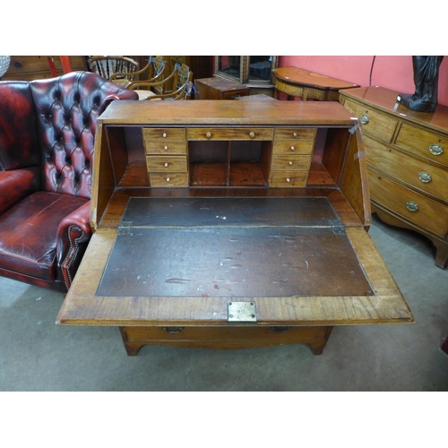 92 - A George III mahogany bureau