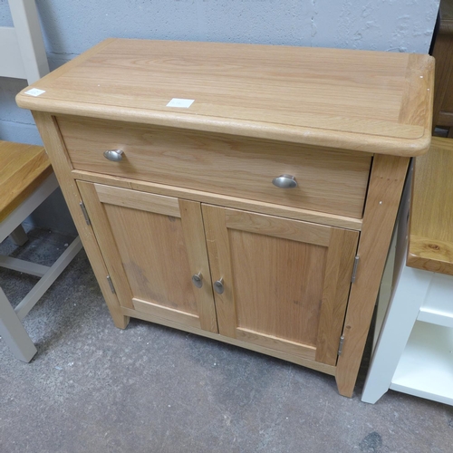 1592 - An oak two door sideboard   (ref 17)   * This lot is subject to VAT