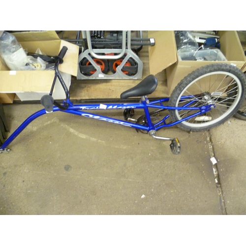 2321 - Blue classic tag-a-long bike attachment