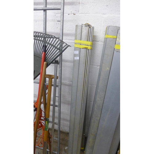 2463 - Qty. of steel cable trunking 2 sizes