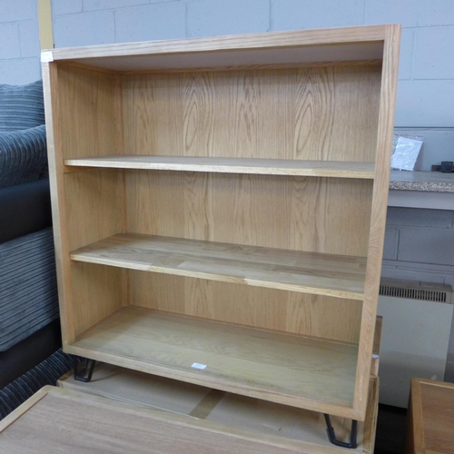 1643 - A Logan low bookcase