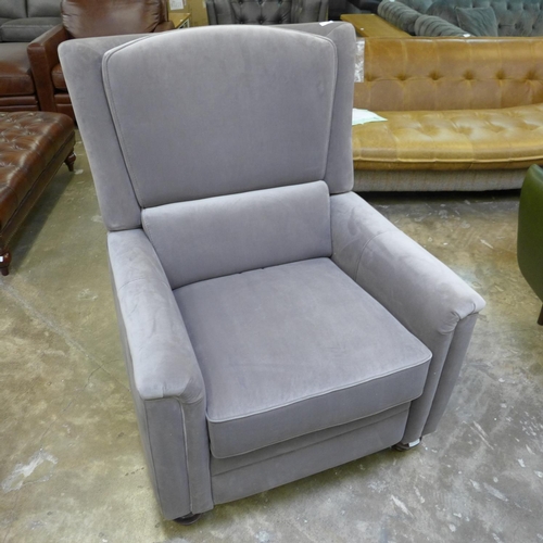 1698 - A 6889 push back wing chair