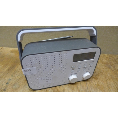 2123 - DAB radio - W