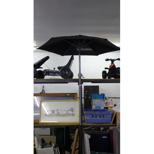 2350 - Small black parasol