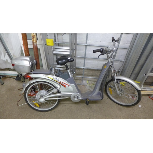 2444 - Forever electric bike - with key - no charger