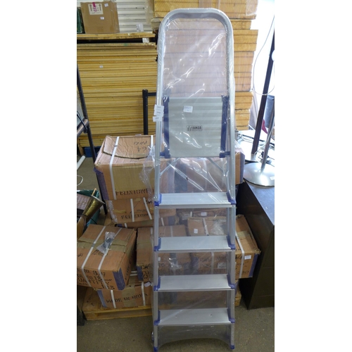 2469 - 5 Tread aluminium platform steps - max load 150kgs - packaged & unused