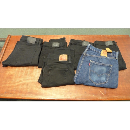 3077 - Five mixed sized/styles Levi jeans and a pair of Hugo Boss jeans (30