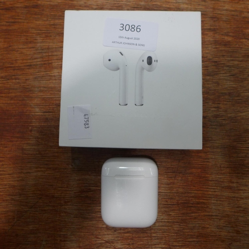 3086 - A pair of Apple Airpods with case    (196-674) * this lot is subject to vat attract