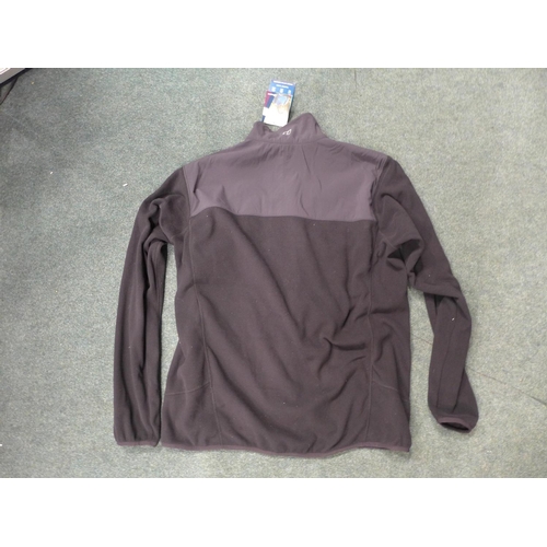 3115 - 2 Berghaus gentleman's jumpers, 1 black XXL & 1 grey M * this lot is subject to VAT