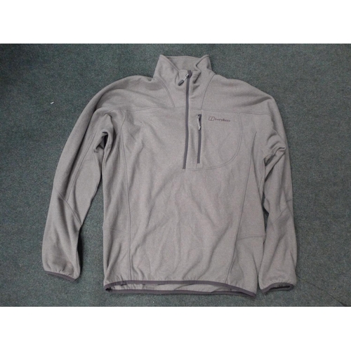 3115 - 2 Berghaus gentleman's jumpers, 1 black XXL & 1 grey M * this lot is subject to VAT