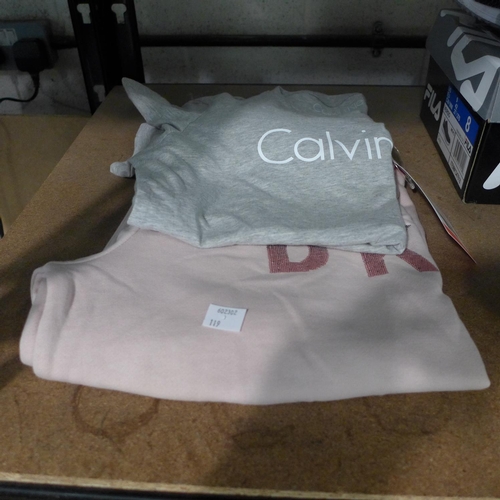 3130a - 2 Lady's T-shirt/vests size M; Calvin Klein & DKNY * this lot is subject to VAT