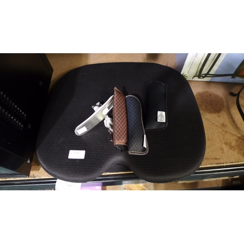 3157 - A Winplus Gel Seat Cushion - with luggage scales and glasses  (196-952) * this lot is subject to vat... 