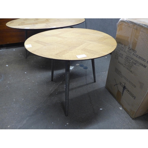 1461 - An oak and steel parquetry lamp table