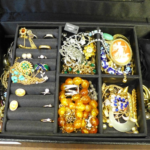 710 - Fashion and costume jewellery in a jewellery box