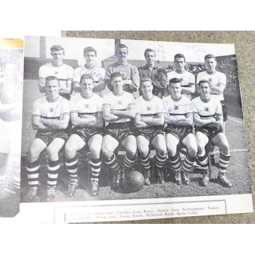 723 - Autographed football team sheets, 1950's/60's, including Chelsea, Sheffield Wednesday, Burnley, Stok... 