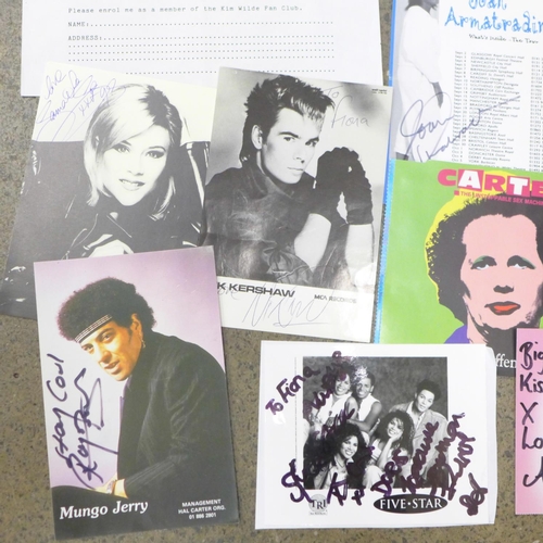 726 - Pop music autographs, Kim Wilde, S Club 7, Nik Kershaw, etc.