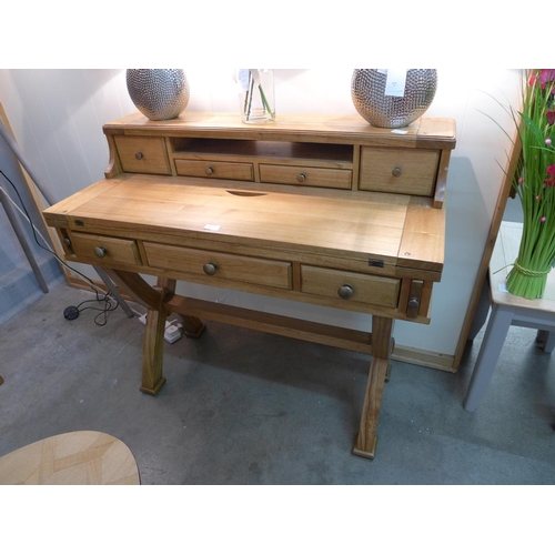 1476 - A Welbeck desk - ref 22