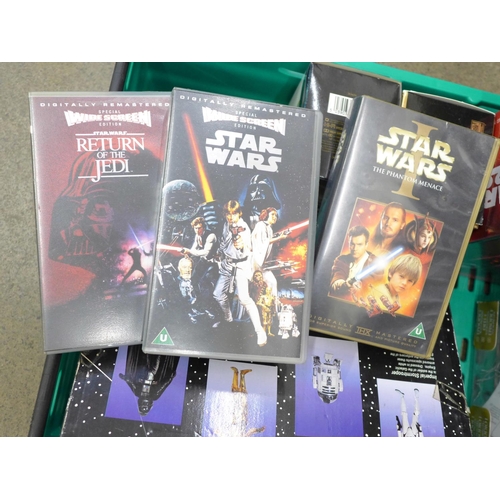 761 - A Star Wars 1978 Stormtrooper toy gun, a Darth Maul watch, a video game, a 1993 Bend-Ems set, casset... 