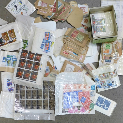 780 - A collection of loose stamps, mainly English, first day covers and savings stamps, etc.