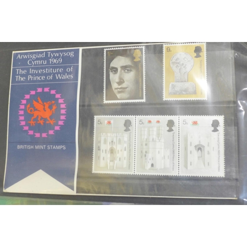 782 - Stamps; GB presentation packs, August 1968 to November 1975, (48 packs)