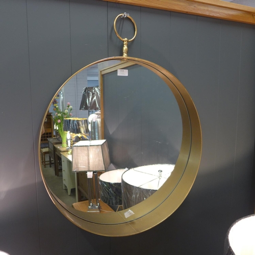 1541 - A circular gilt mirror with loop handle (1971327)   #