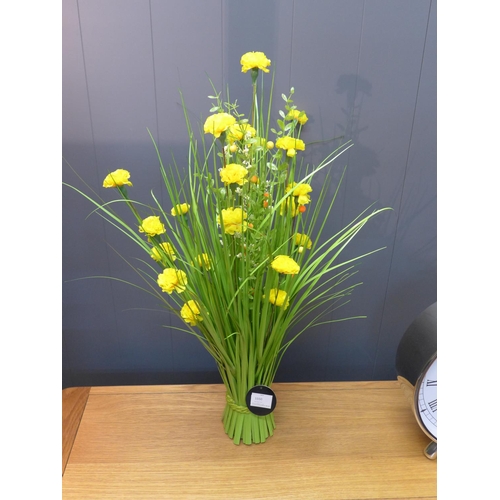 1550 - A 70cm sheaf of yellow carnations   (2603409)