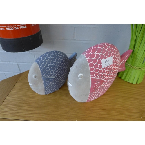 1381 - Two blue and red fish figures (8401105)   #